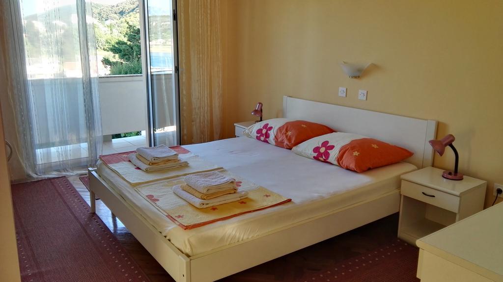 Ljubica Apartments And Rooms Supetarska Draga Dış mekan fotoğraf